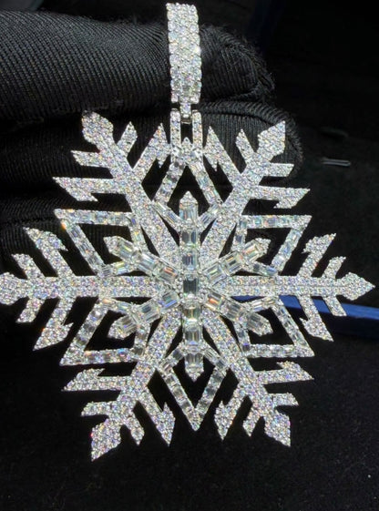 Forever frozen snow flake pendant     (pendant only ,chain sold separately )