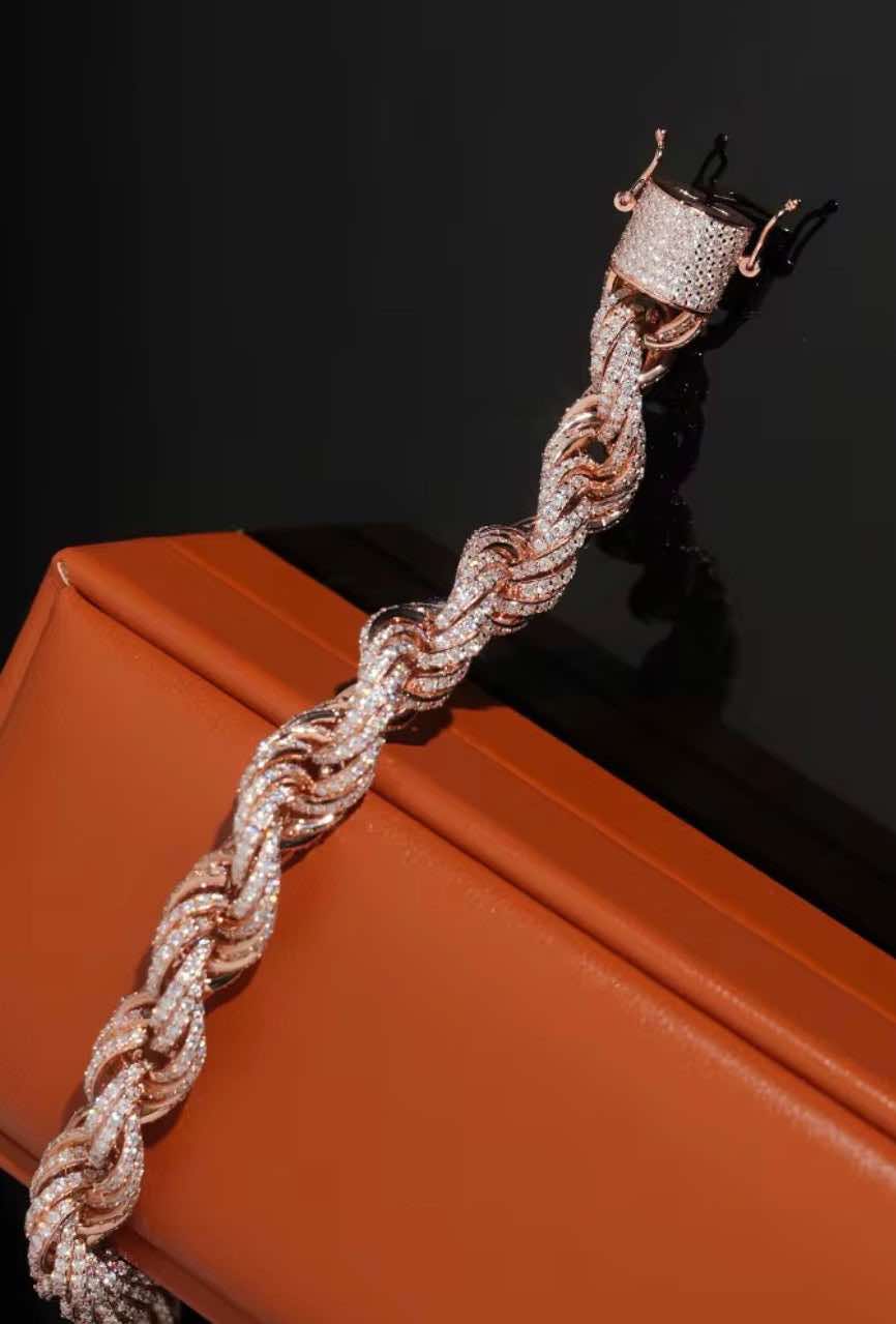 Rose 🌹 woven bracelet
